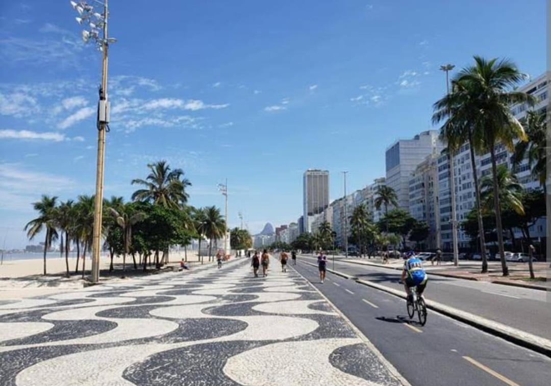 Apto Uma Quadra Da Praia, Leme Zona Sul Rj Apartamento *
