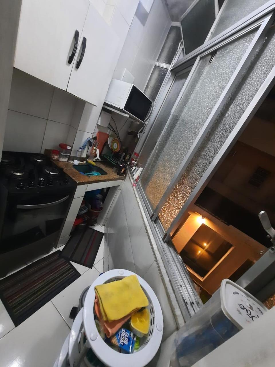Apartamento Apto Uma Quadra Da Praia, Leme Zona Sul Rj *